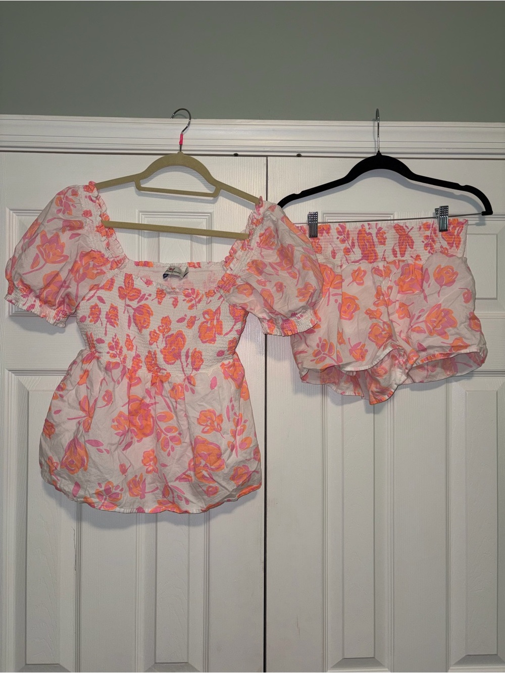 Vineyard Vines Women's S 2-Piece Floral Smocked Top & Shorts Square Neck